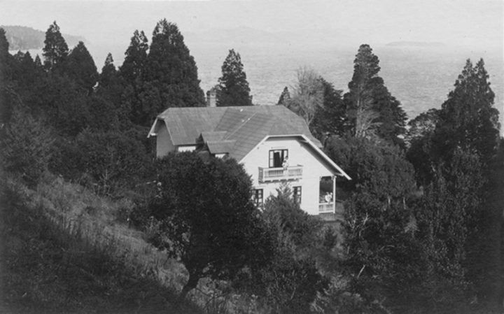 Familia Frey en el Chalet Los Cipreses, Av. Bustillo Km. 1,300, Ca. 1920 (Col. Frey en Museo de la Patagonia)